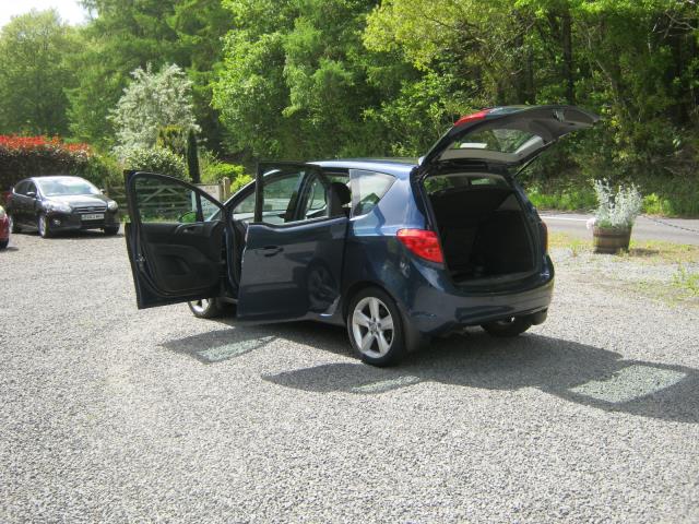 Vauxhall Meriva Exclusive 5 Door Hatchback